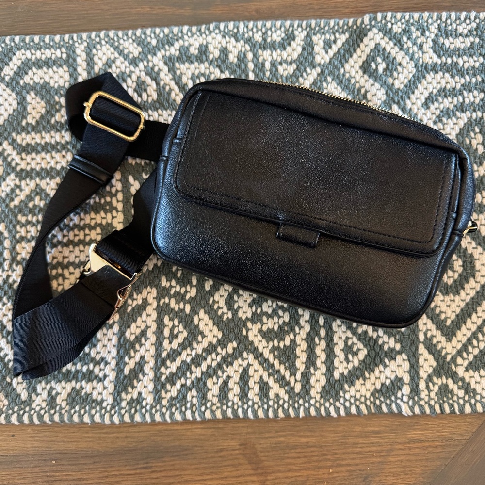 Classic Black Crossbody Bag with Wide Strap